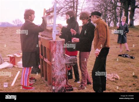 003580 The Beatles Dreharbeiten Strawberry Fields Forever In Knole