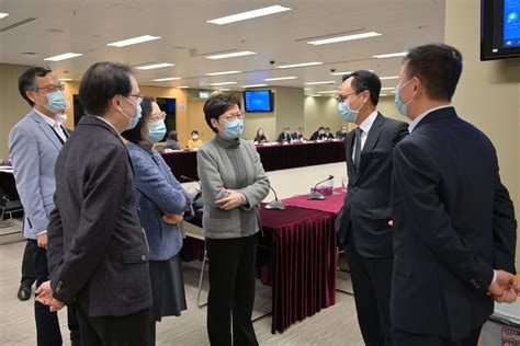 健康香港2025 | 郁一郁 ● 健康啲. 林鄭預期疫苗接種充滿挑戰 呼籲市民支持同心抗疫-香港商報