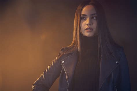 Pretty little liars ist ein mix aus mystery und drama. Pretty Little Liars: The Perfectionists: Bild Sofia Carson ...