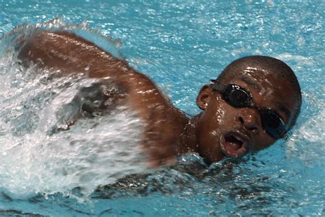 JO de Sydney lEquato Guinéen Eric Moussambani le nageur qui voulait maîtriser les bassins