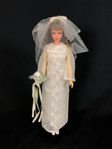 Lot Vintage Brunette Twist N Turn Francie Wearing Tagged Rare 1217 Dreamy Wedding Complete