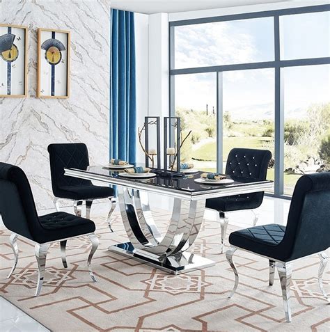Le modèle de table à manger recherché variera beaucoup selon l'espace dont vous disposez, le style. Table à manger verre trempé noir et pieds métal chromé ...