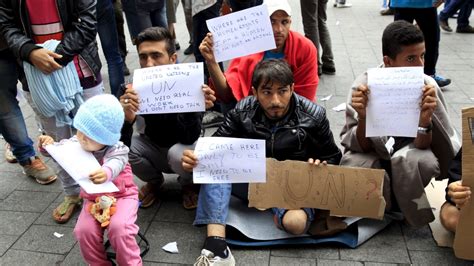 Refugees March On Austria After Hungary Blocks Trains Refugees News