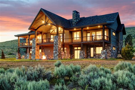 8 Fabulous Luxury Rustic House Exterior Ideas You Need To