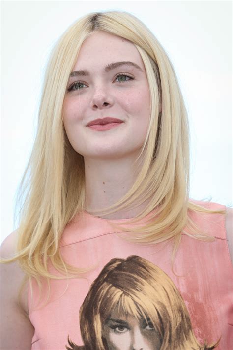 Elle Fanning Straight Golden Blonde Angled Hairstyle Steal Her Style