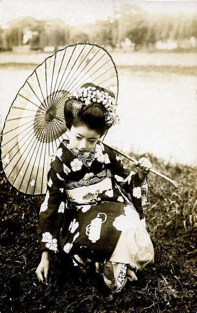 History In Pictures On Twitter Geisha Vintage Photos Japanese Girl