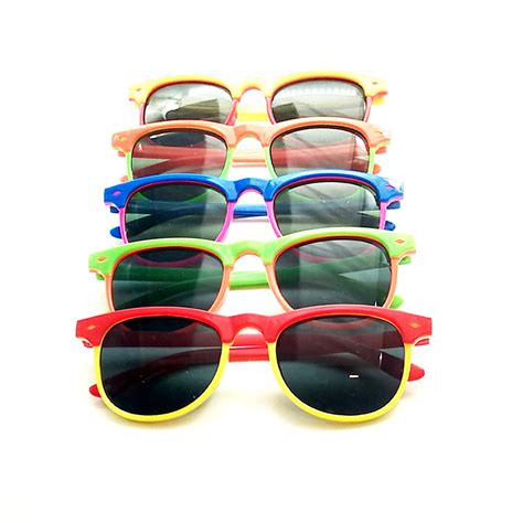 We also have loads of cool ideas for low cost gifts you can give to friends, family, even a boyfriend or girlfriend, all under 150 rupees, because we know money can be tight sometimes but that shouldn't find 10 best gifts under 150 rupees: Birthday Party Return Gift Kid Sunglasses 5 Pcs Lot ...