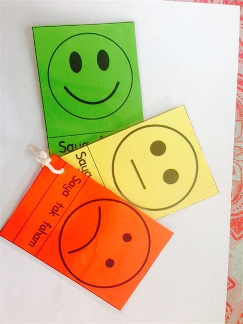 Pembekal traffic light dan pembaris i think pak 21. SEKOLAH KEBANGSAAN LOSONG: GOTONG ROYONG KAD TRAFFIC LIGHT