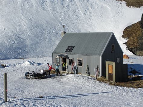 Meadow Hut Snow Farm Wanaka Hiking And Tramping In Nz Wilderness