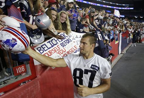 188 189 he further elaborated on his decision five months later saying that the pain and injuries he had suffered throughout his career had taken a toll on his mental health , Rob Gronkowski Announces Retirement - Z93