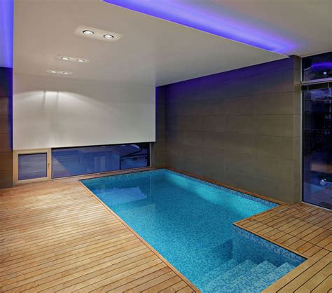 Think sparkling, crystal clear water, and the perfect temperature all year round, no so, what does it take to create a luxe indoor pool at home? A Look At Some Modern & Contemporary Indoor Pools | Homes ...