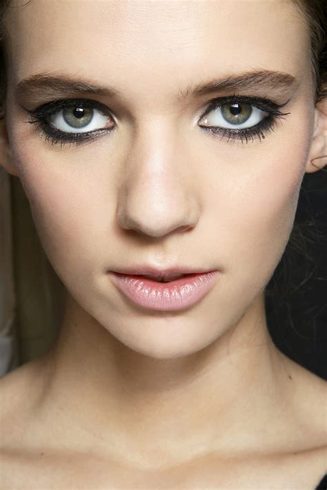 Almond eyes can be enhanced by applying an eyeliner in a particular style. How to Apply Eyeliner: 12 Mistakes to Avoid | StyleCaster