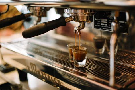 Boleh juga diminum sejuk bersama ais. Memilih Mesin Espresso untuk Kopi Premium | Coffeeland