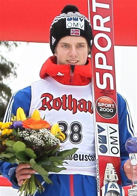 Skispringen Berkutschi.com - COC: Halvor Egner Granerud gewinnt in Titisee-Neustadt
