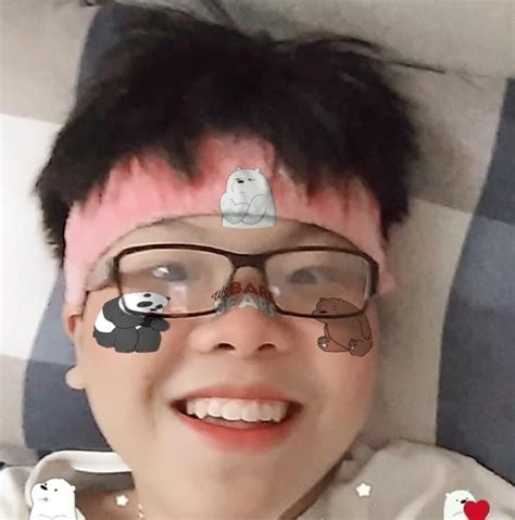 We are about people and tech. Một chiếc page đậm chất hề hước của những chmúa hmề B2 ...