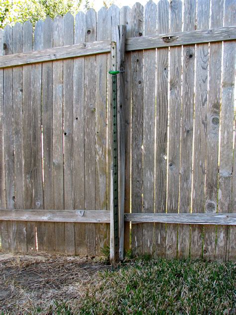 Broken fence post with steel t-post 'helper' post providing stability | Fence post, Fence post 