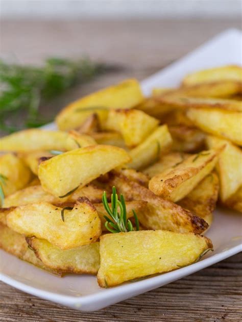 Procuratevi innanzitutto una buona quantità di castagne di alta qualità, che dovrete mettere a bagno in acqua per almeno 30 minuti, senza superare però le due ore. Come fare delle patate al forno perfette! (con immagini ...