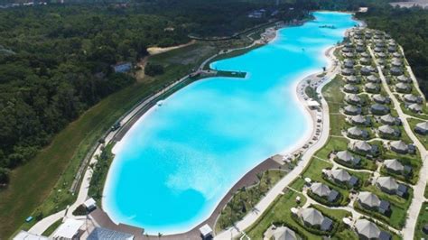 Artificial Crystal Clear Lagoons Making Waves Among Property Developers