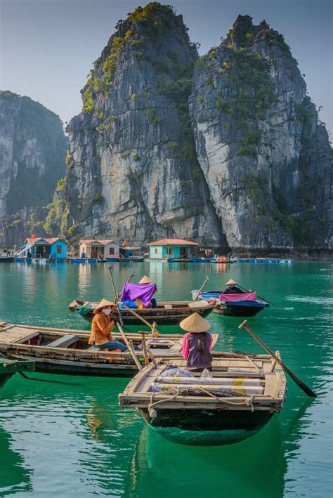 Hạ long bay or halong bay (vietnamese: Ha Long Bay, Vietnam