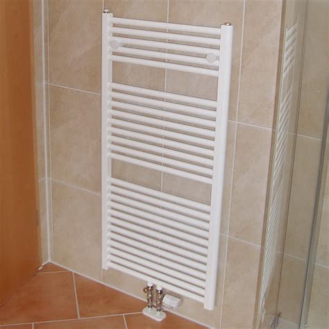 Die heizkörper sind äußerst flexibel einsetzbar, da sie nicht mit dem heizkreislauf in verbindung stehen und somit ideal für eine nachträgliche heizkörperinstallation geeignet sind. Heizung badezimmer - Eckventil waschmaschine