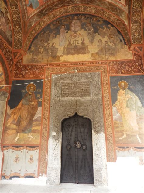 O biserică istorică din orașul iași a reușit să fie restaurată și pulsează de viață. nicolcarm: Biserica Sfintii Apostoli Petru si Pavel