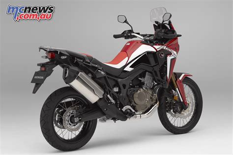 The 2018 honda africa twin adventure sports fuel tank over the standard africa twin (2018 and 2016 model) increases capacity from 18.8l to 24.2l. Honda update Africa Twin for 2018 | MCNews.com.au