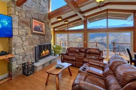 You may be close to pigeon forge but you will feel miles away in this beautiful property surrounded by the woods of the smoky mountains. Gatlinburg's Best Views Cabin Rentals | Luxury 3 Bedroom ...