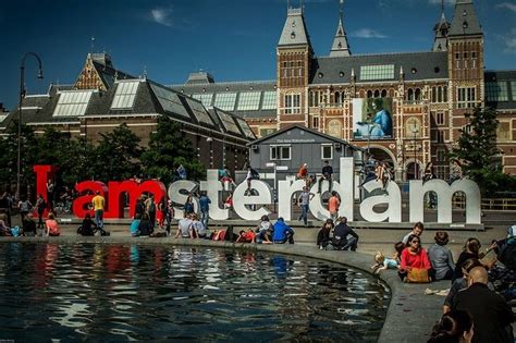 Амстердам — это велосипедная столица мира! Амстердам — столица Королевства Нидерландов