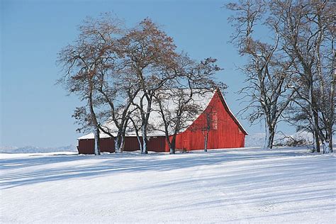 Old Red Barn On A Winter Day In Eastern Washingtons Palouse Country By Janeloughney Redbubble