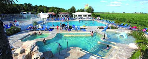 Ici, la nature s'est montrée particulièrement généreuse pour profiter à la fois du grand air et de l'air marin. Location Ile de Ré - Ars-en-Ré - Camping **** : Le ...