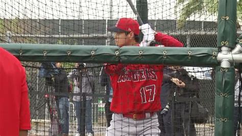 First Look Japanese Star Shohei Ohtani Arrives At Angels Camp Abc7