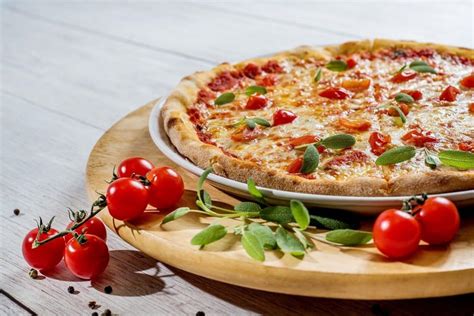 La Pizza Margherita Une Des Meilleures Recettes De Cuisine Italienne