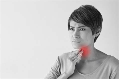 Sore Throat On One Side 7 Causes And Treatments
