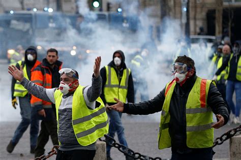 Photos French Police Clash With Yellow Vest Protesters In Paris 122