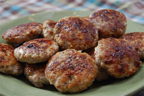 Turkey, mechanically separated turkey, seasoning (salt, spices, sugar), contians 2% or less rosemary extract, caramelized i've used at least 2 other brands of turkey breakfast sausage and have never had this happen. Breakfast Turkey Sausage