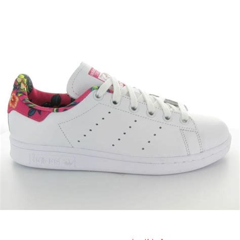 Avec plus de 770 marques et 52 000 modèles de chaussures pour femme, homme et enfant, toute la mode est sur sarenza ! Stan smith femme rose fleur - Sebola.fr