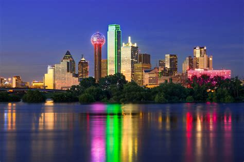 Dallas Skyline At Dusk With Reflection Illuminated By A Bl Flickr