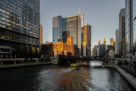 Golden Light Chicago River Scene Photograph By Sven Brogren Fine Art