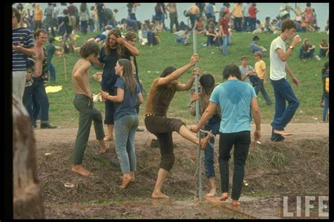 Vintage Everyday Rare And Unseen Color Photos Of The Woodstock