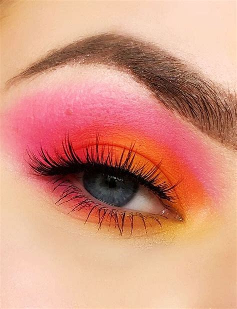 Simple And Colorful Eye Makeup Ideas For Blue Eyes Page Of Womens Ideas Rainbow