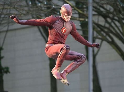 The Flash Teases Barry Allens Tight Suit Power Movie Tv