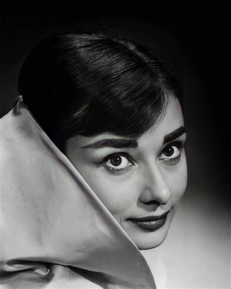 Audrey Hepburn Photographed By Yousuf Karsh Audrey Hepburn Hepburn Aubrey Hepburn