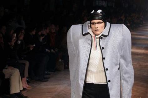 Fashion Runway Clothing That Is Weird And Wacky 34 Pics