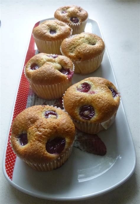 Petits Cakes Muffins Aux Cerises Elleisab Le Blog D Une Momoflingu E