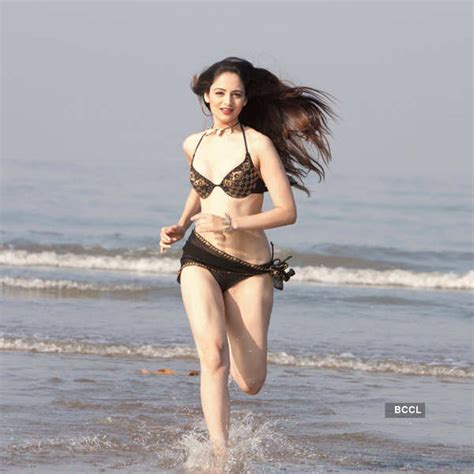 Zoya Afroz Beauty Queen Zoya Afroz Exposes Her Hot Figure In A Beach