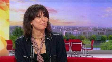 Chrissie Hynde On Her Solo Dilemma Bbc News