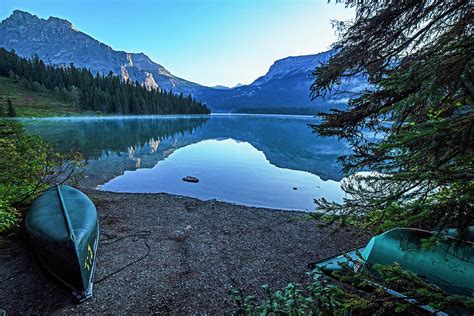 Beautiful Morning On Emerald Lake Yoho National Park British Columbia