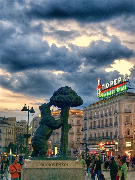 Puerta Del Sol Madrid Spain Madrid Spain Aesthetic Madriz Foto Madrid End Of The World