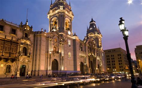 City Tour Nocturno Por El Centro Histórico De Lima Tours En Latinoamérica