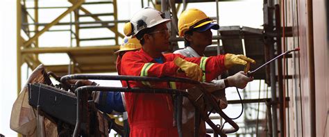 Est immatriculée au registre du commerce malaisien. Shipyards - Boustead Heavy Industries Corporation Bhd